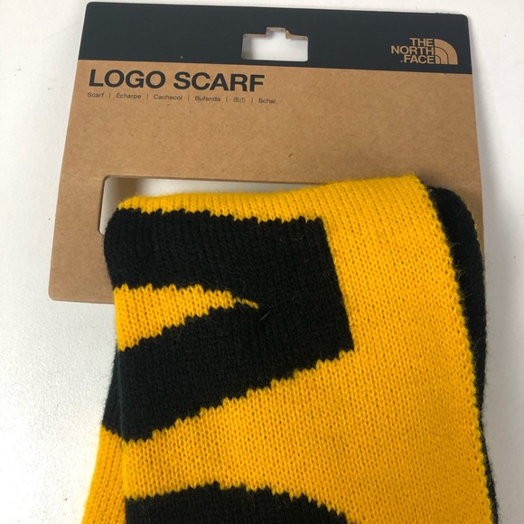 TNF The North Face Reversible Logo Scarf NWT Bold 2 Tone Design Unisex Scarves - Picture 3 of 6